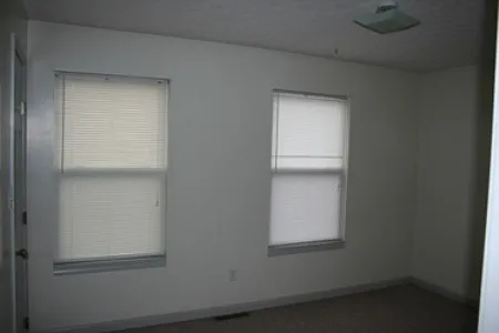 1117 Crown Pointe Dr — Photo 3