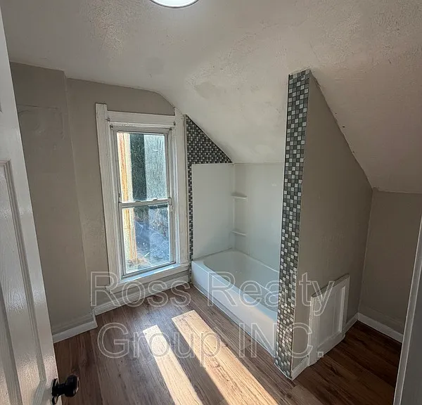 148 Gibbons St — Photo 8