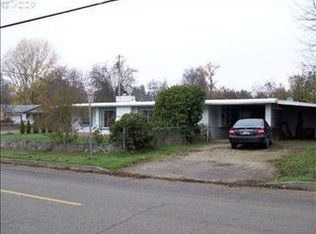 907 NE Johnson St, Myrtle Creek, OR 97457