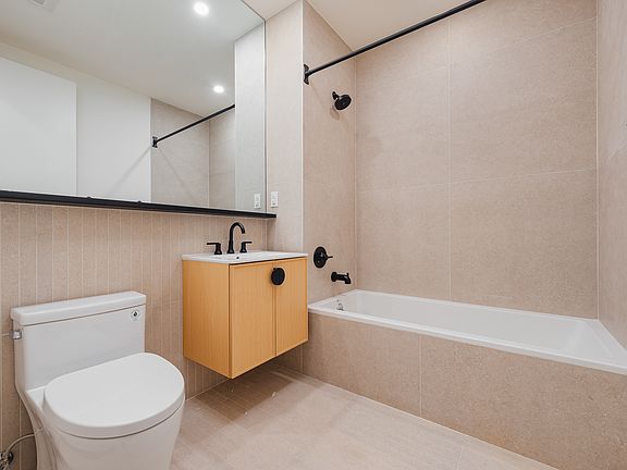 5th image of 33 Franklin St #510