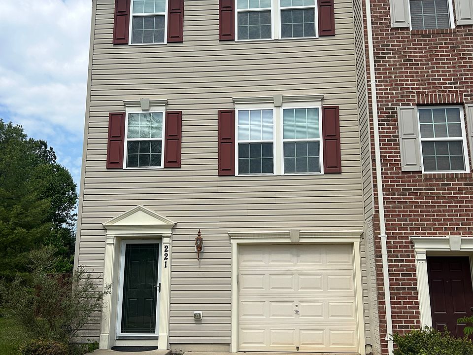 1st image of 221 Woodstream Blvd