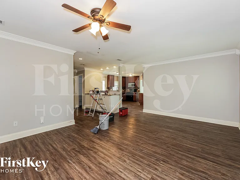 213 Ripplewood Dr — Photo 3