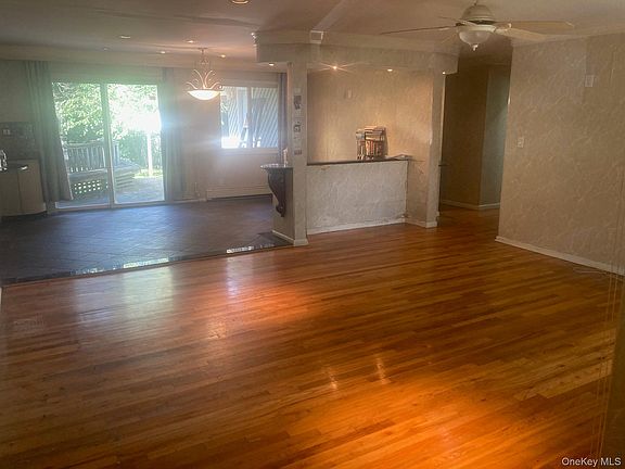 2nd image of 1375 Carole Court