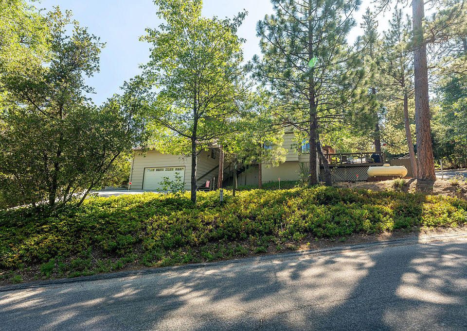 1st image of 26800 Meadow Glen Dr