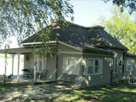 403 S Thornton St, Richmond, MO 64085