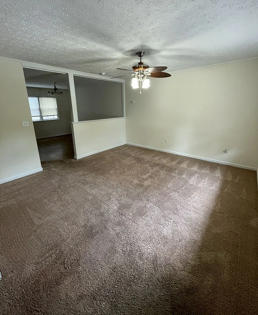 Flexible lease terms — Photo 2
