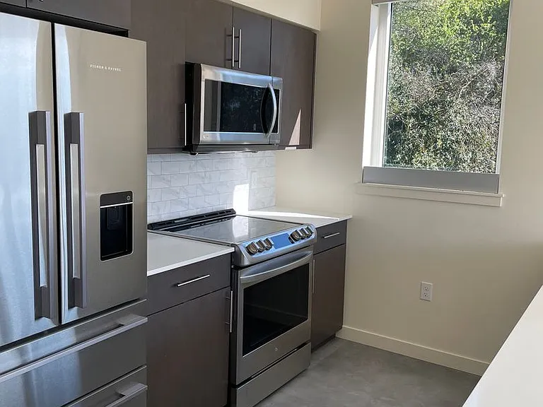 Bell View Apartments — Photo 111