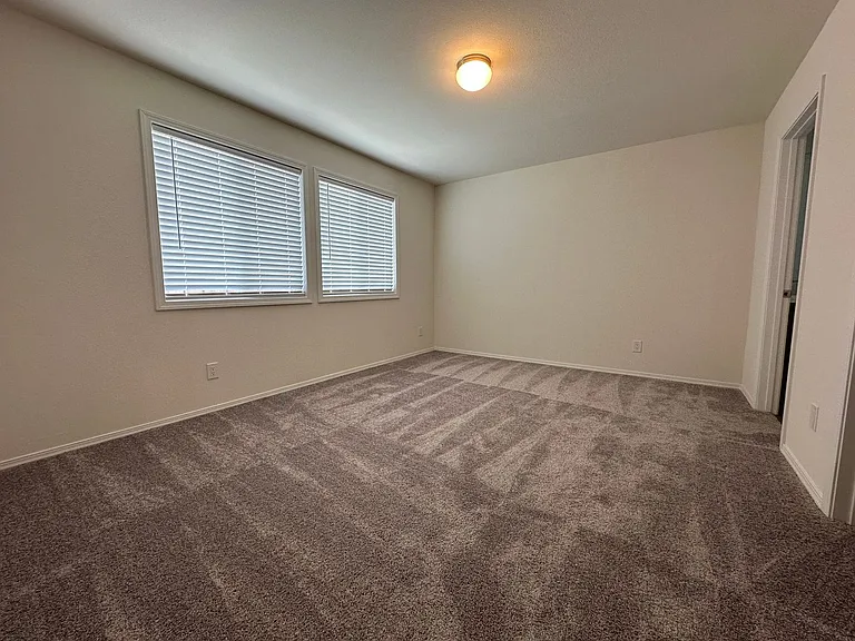 212 Las Flores Ave — Photo 9