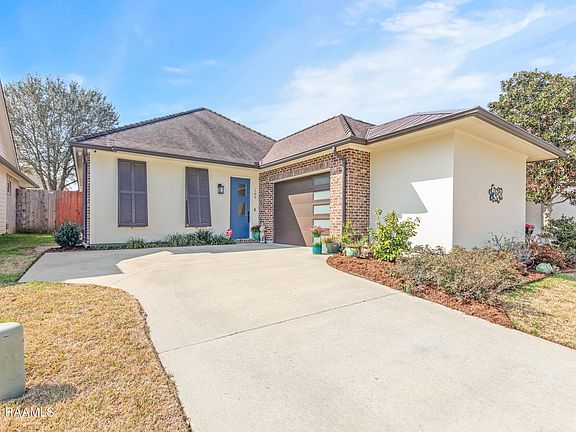 3rd image of 109 Croft Row