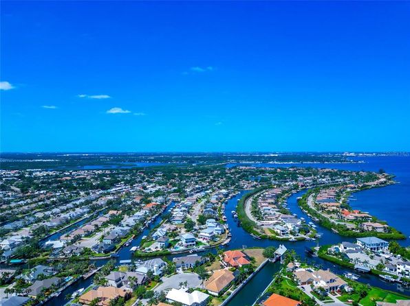 4700 Mainsail Dr, Bradenton, FL 34208