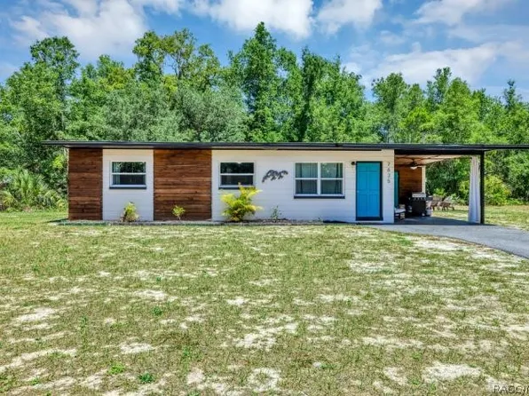 7635 W Seven Rivers Dr, Crystal River, FL 34429