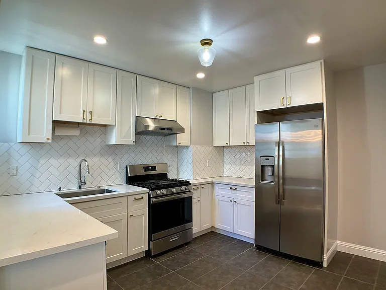 808 Templeton Ave — Photo 8