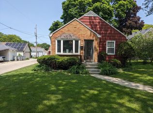 5714 W Philip Pl, Milwaukee, WI 53216