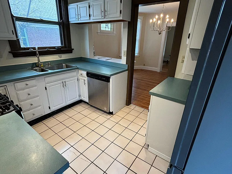 2644 Madison Rd #2 — Photo 10