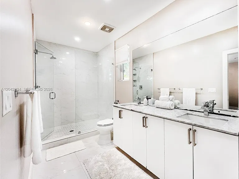 513 SW 18th Ct — Photo 22