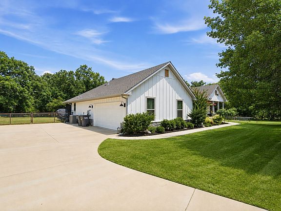 3rd image of 374 Clark Lake Rd