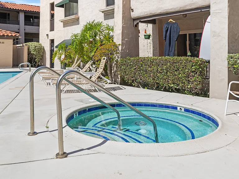 2514 Clairemont Dr #205 — Photo 18