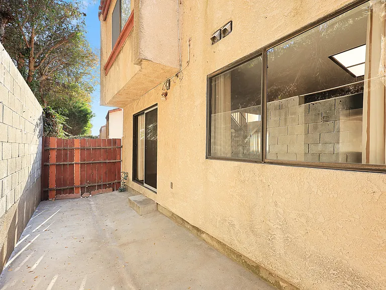 1040 S Garfield Ave — Photo 24