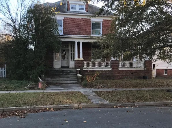 110 Tazewell Ave, Cape Charles, VA 23310