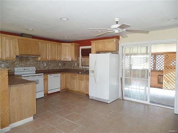 4th image of 338 Lattintown Rd