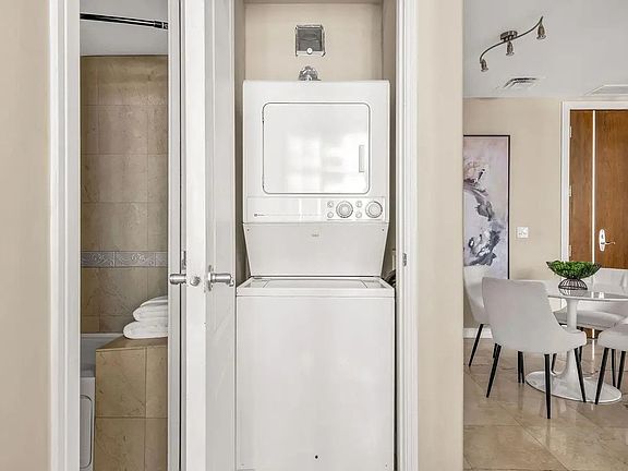 5th image of 550 Front St Unit 308