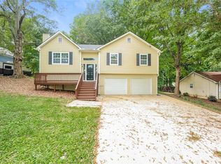 81 Kingswood Club Dr, Dallas, GA 30157