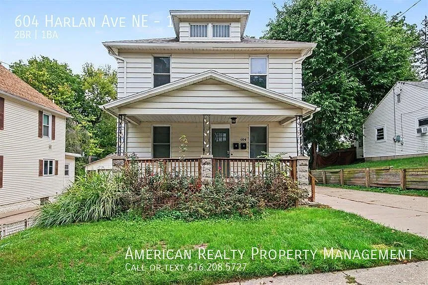 604 Harlan Ave NE — Photo 1