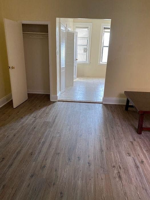 very large Lining area with closet