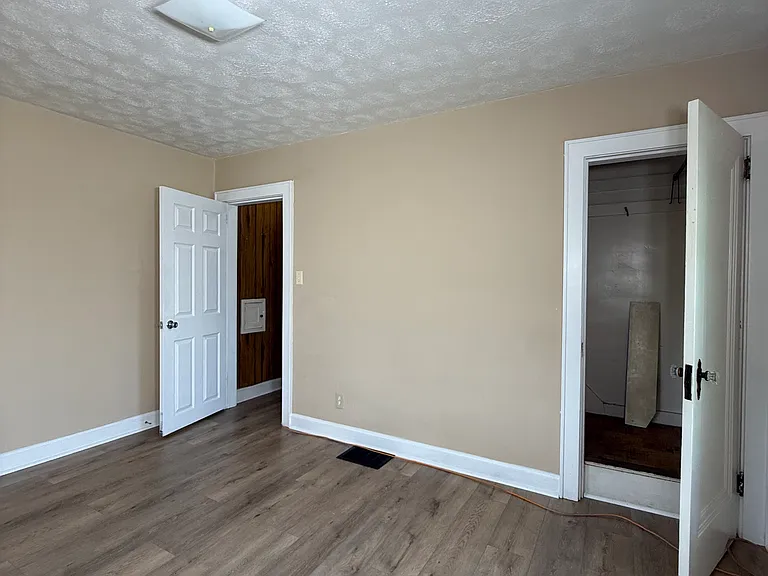 26-28 N Huron Ave — Photo 11