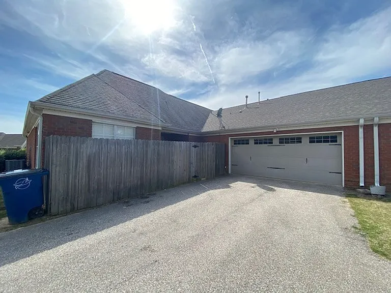 9146 Glen Cv — Photo 18