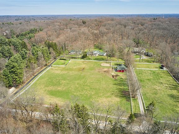 4th image of 535 Crystal Lake Rd