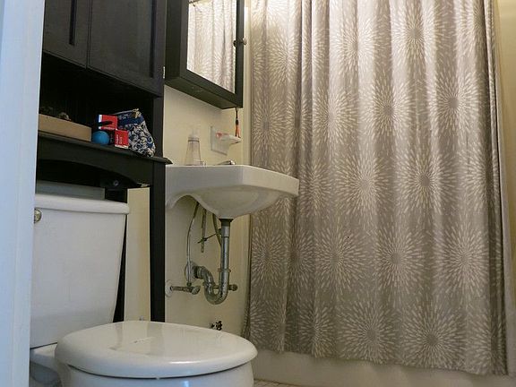 4th image of 18 Avenue C #4B