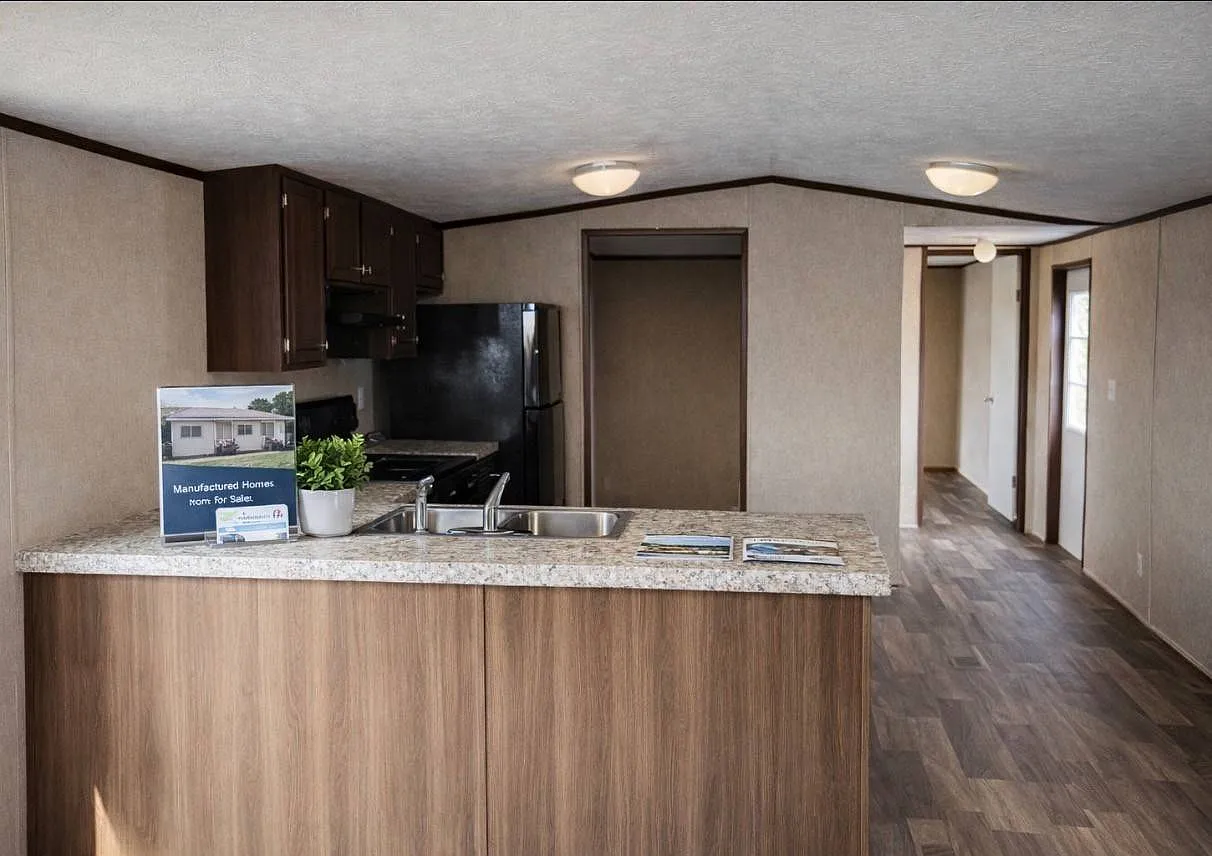 2 bed, 1.0 bath, $1,350 — Photo 3