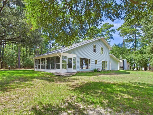 678 Black Forest Dr, Zavalla, TX 75980