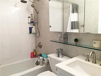 Rented by R New York