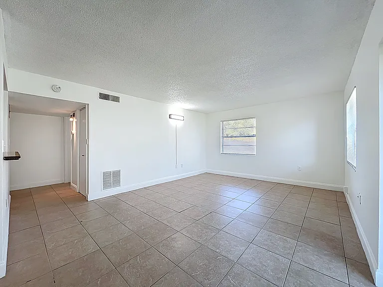 2569 N Alafaya Trl #135 — Photo 4