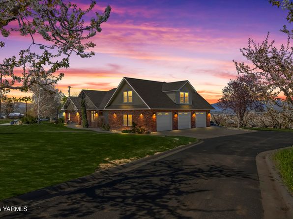 341 Brown Ln, Selah, WA 98942