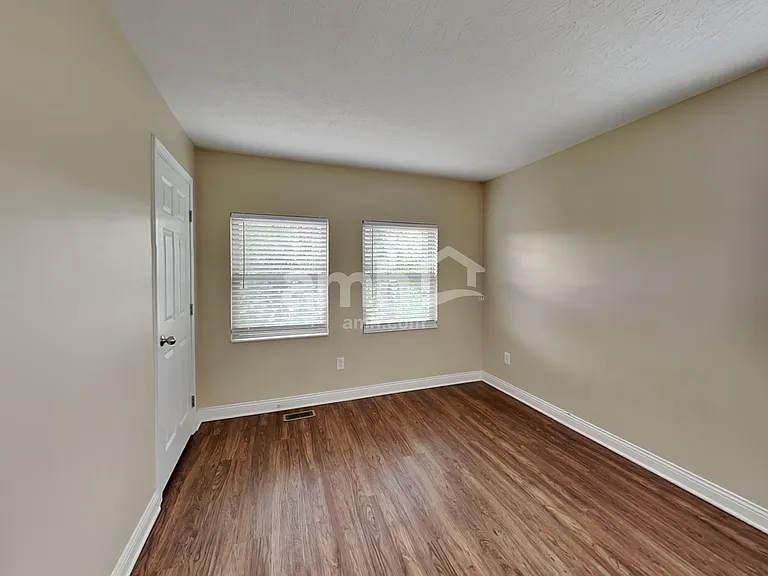 270 Huntington Dr — Photo 19