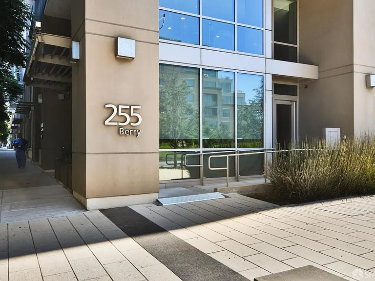 255 Berry St #703 — Photo 15