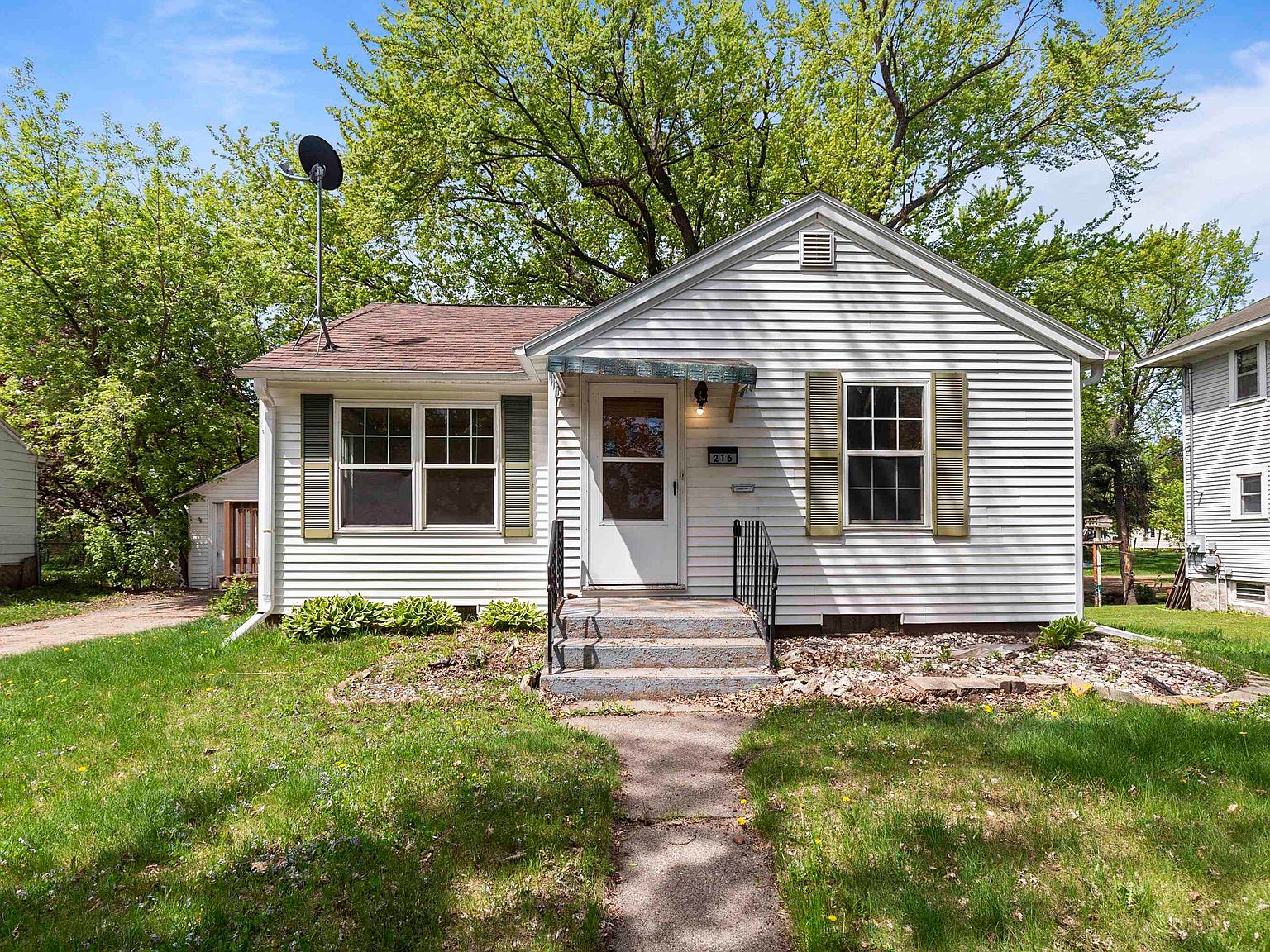 216 N 5th Ave, Wausau, WI 54401 Zillow