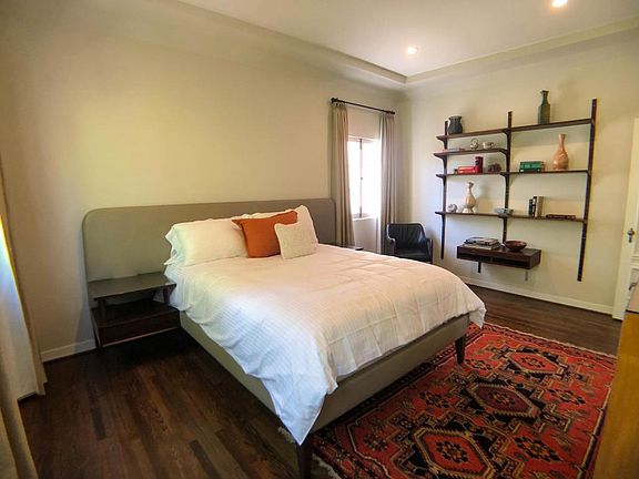 5th image of 1330 N Harper Ave #217