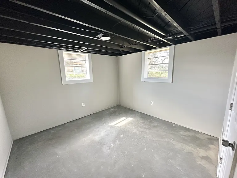 7824 Rugby Ct — Photo 11