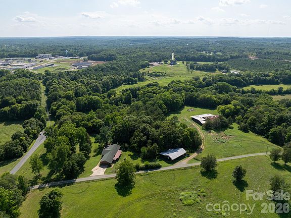 2nd image of 2555 Biggers Rd