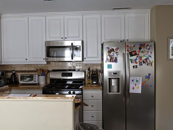 5th image of 3223 Royal Oaks Dr #B5