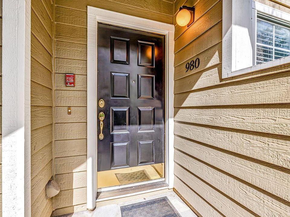 1st image of 980 Lake Isabella Way