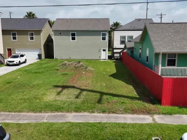 3906 Ball, Galveston, TX 77550