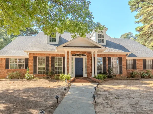 577 Timber Brook Dr, Paris, TX 75462