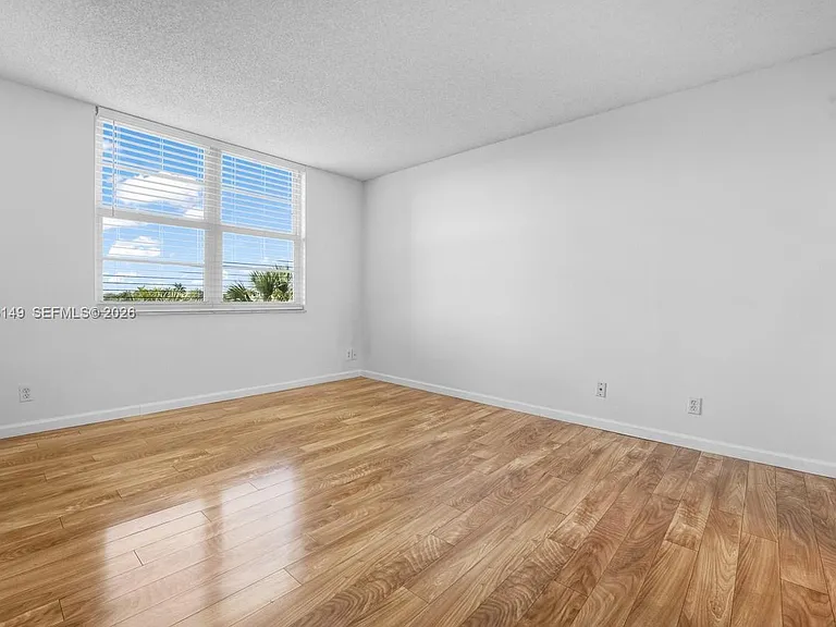 250 Jacaranda Dr #508 — Photo 11