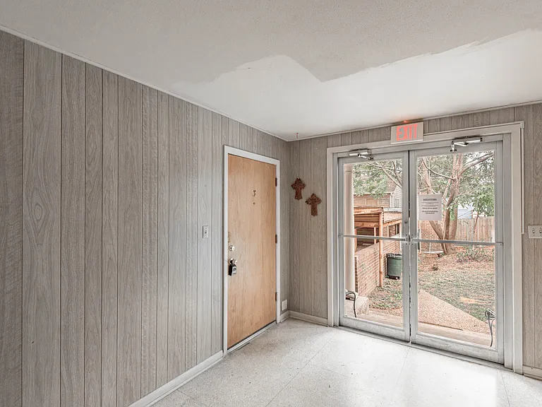 818 University Ave #3 — Photo 2