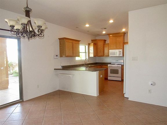 4th image of 3345 S Kinnow Ave